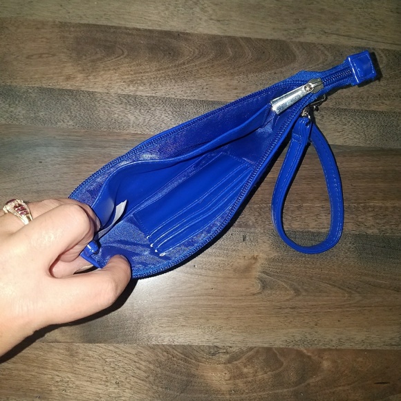 Target Wristlet - Picture 2 of 3